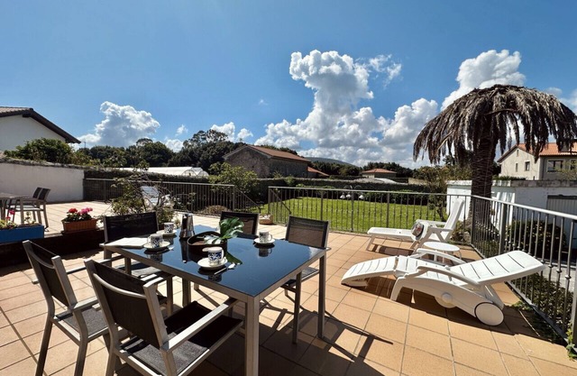 🏡 Perfect Island Getaway - Townhouse with Private Parking 🚗✨.