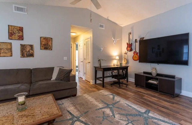 Perfect Jax beach home min to ocean & restaurants!