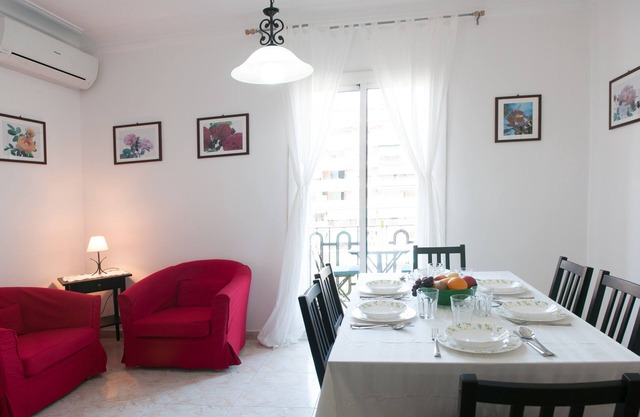 Perfect location: 2 Double Bedrooms, 2 Balconies, Free WiFi.