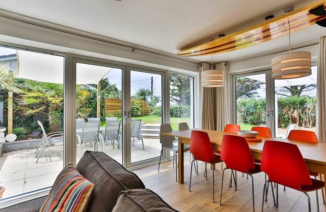 Perfect location next to the beach. 4 bedrooms, sleeps 10 people.
