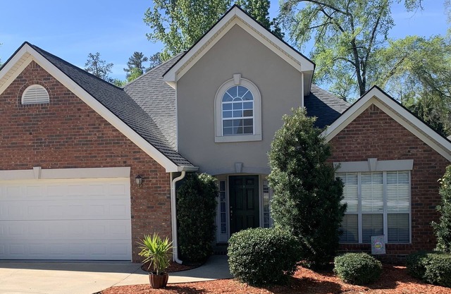 Perfect Location ! Walking Distance !