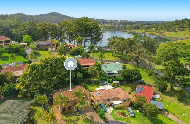 Perfect Modern House with 5 mins drive to Lighthouse Beach. Sleeps upto 9 guests