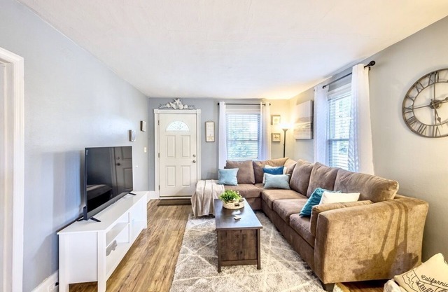 Perfect Neptune Getaway Minutes to Bradley Beach!