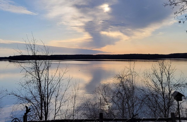 Perfect sunset views on Lake Carlos