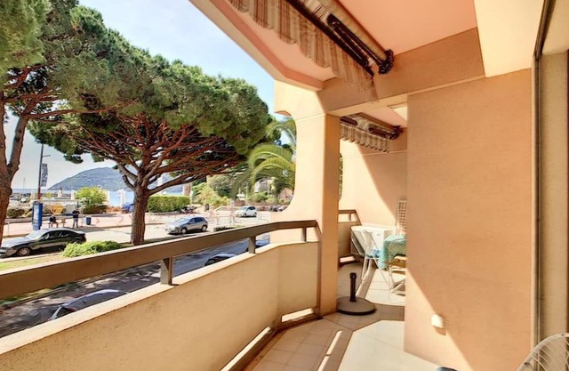 Perle rare 2 pièces au pied de la plage et piscine résidence
