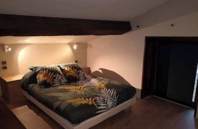 Perougeoise house with private jacuzzi