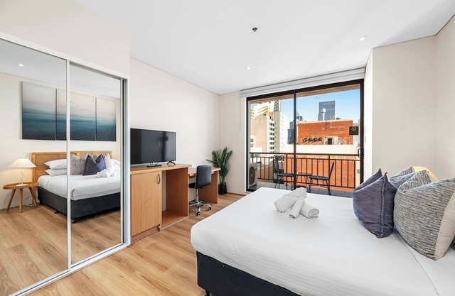 Perth City Retreat: Victoria Ave 1BR Apt