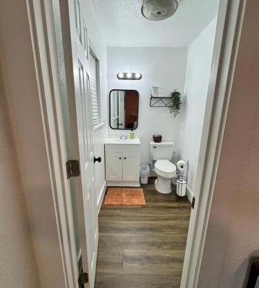 Pet Friendly 3 bedroom with a Cowboy Pool close to Congress