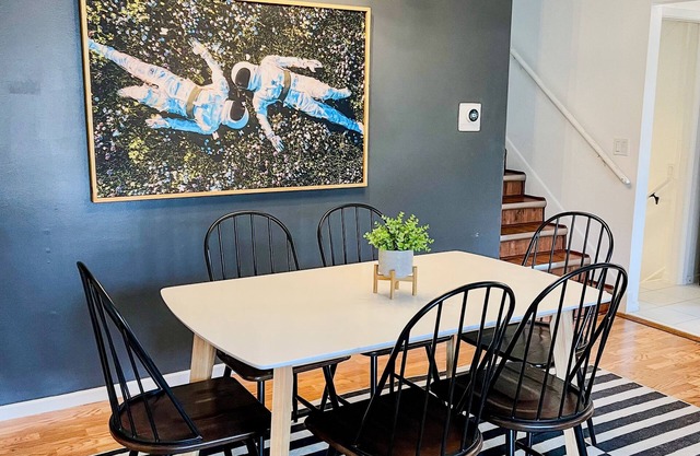 Pet Friendly, 800 Mbps Wi-Fi, Close to dt St. Paul