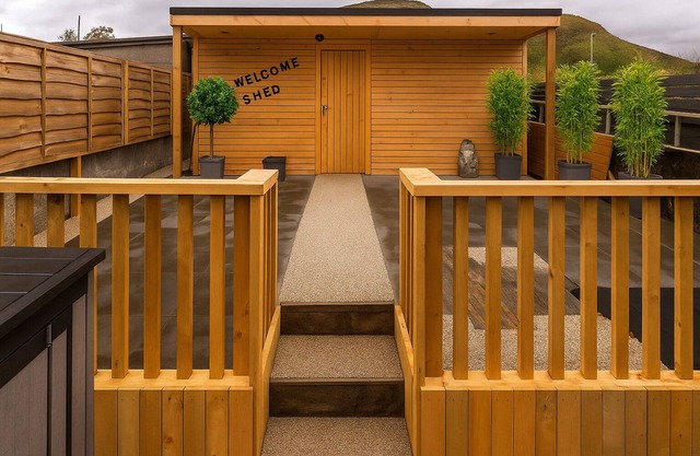 Pet-friendly accommodation with fenced garden 2 bedrooms, Secure bike shed .Cozy log burner Netflix