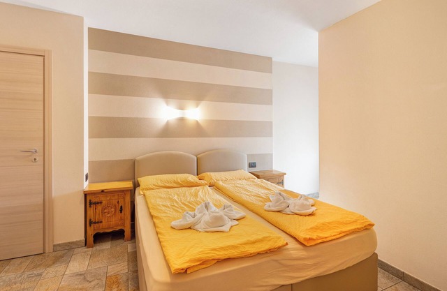 Pet-Friendly Apartment Elena Casa Claudia with Mountain View & Wi-Fi