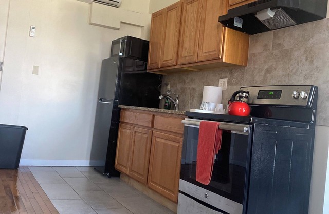 Pet Friendly Apartment In Arena District with Parking