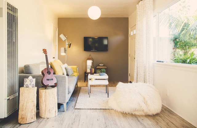 Pet Friendly Beach Cottage - Walk to town and beach STVR PERMIT BLRE1241169