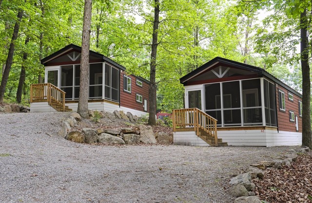 Pet-Friendly Deluxe Cabin at Endless Caverns - Escape to Endless Caverns Resort