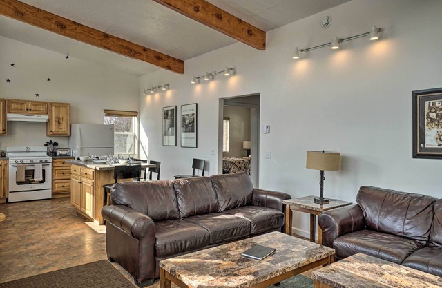 Pet-Friendly Duplex w/Northern Lights Aurora View
