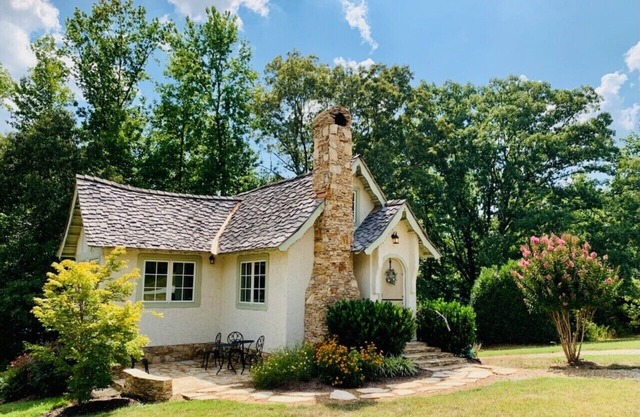Pet Friendly Fairytale Cottage