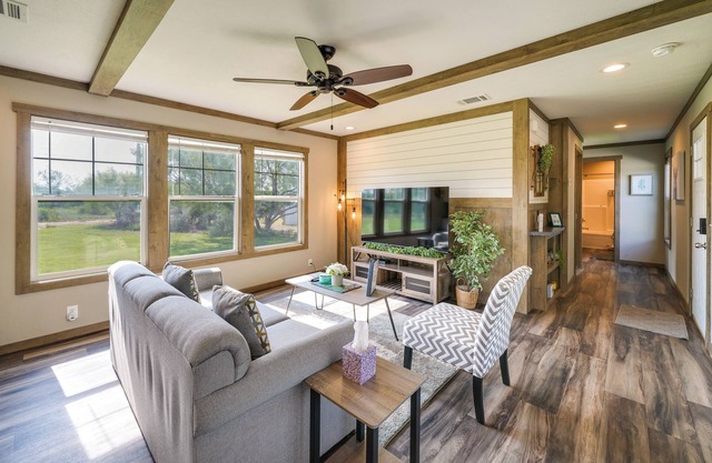 Pet-Friendly Hill Country Hideaway w/Deck