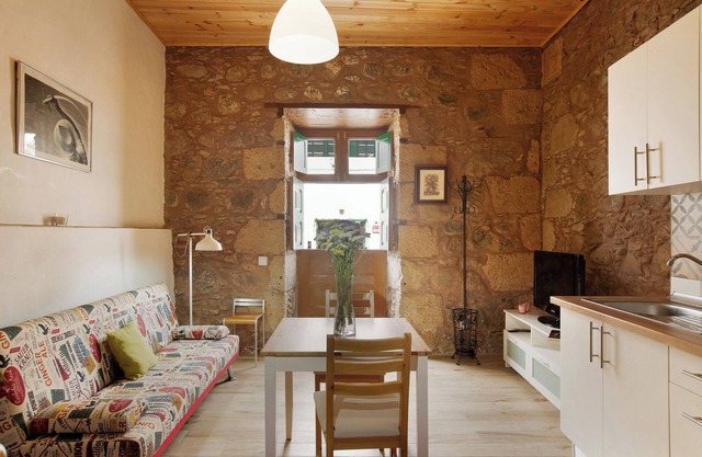 Pet-Friendly Holiday Home Casa Mamayana with Wi-Fi
