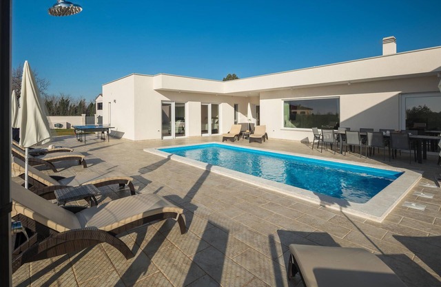 Pet friendly home in Babici