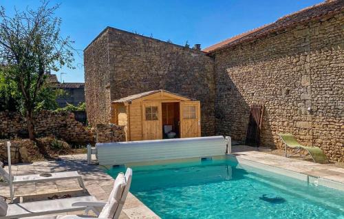 Pet Friendly Home In Doux