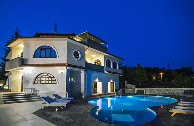 Pet friendly home in Jurdani with sauna