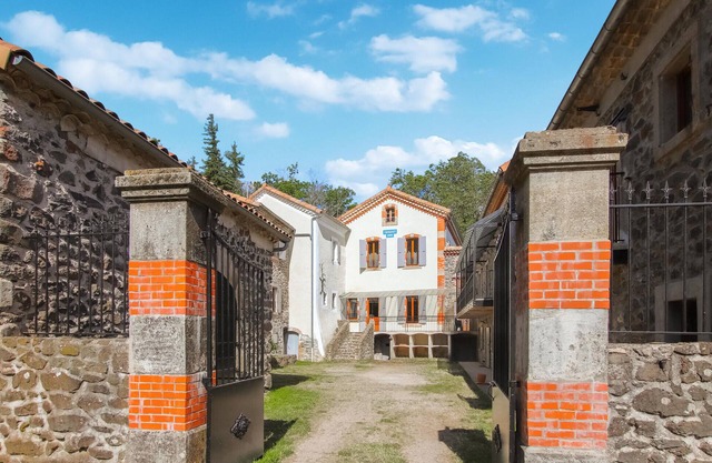 Pet friendly home in Privas with sauna