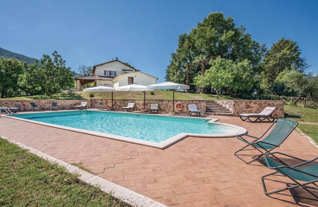 Pet friendly home in Stroncone TR