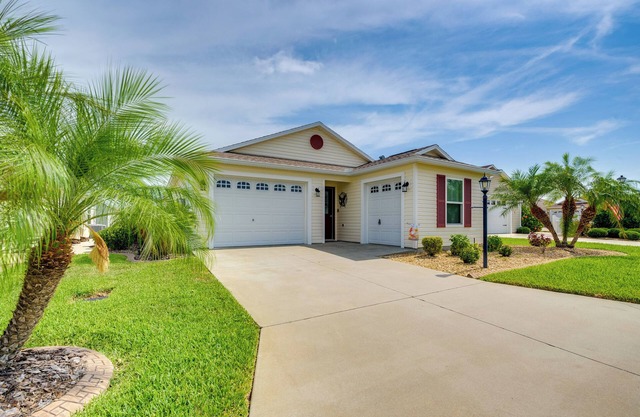 Pet-Friendly Home w/Patio in The Villages