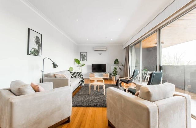 🐶 PET FRIENDLY : Large 5bd,3bth,pool,public transport .🐶