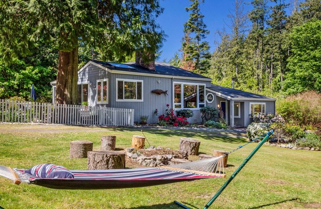 Pet Friendly Lovely Home on the North End! (NBH)