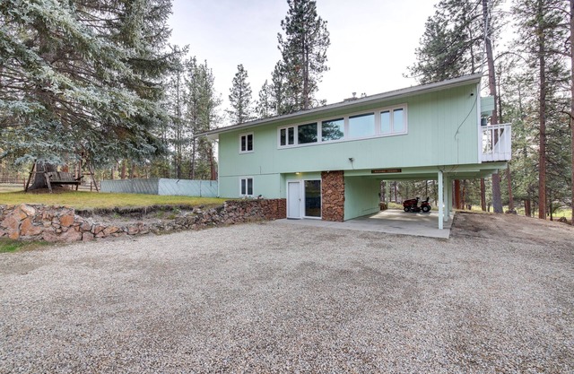 Pet-Friendly Montana Abode w/Balcony & Fireplace!