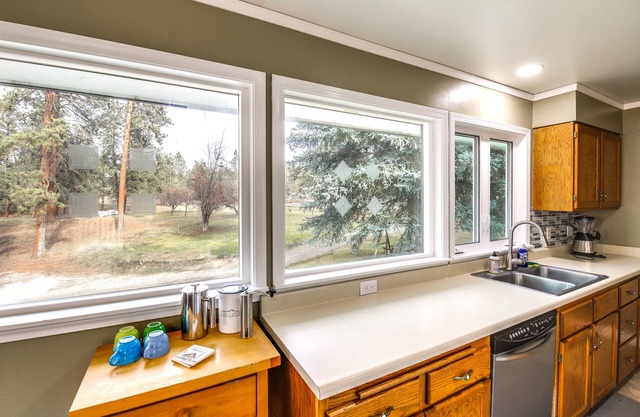 Pet-friendly Montana Abode w/Balcony & Fireplace!