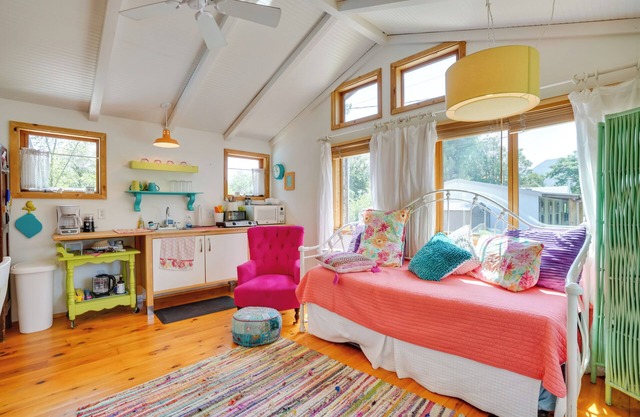 Pet-Friendly Patagonia Apt ~ 12 Mi to Wineries!