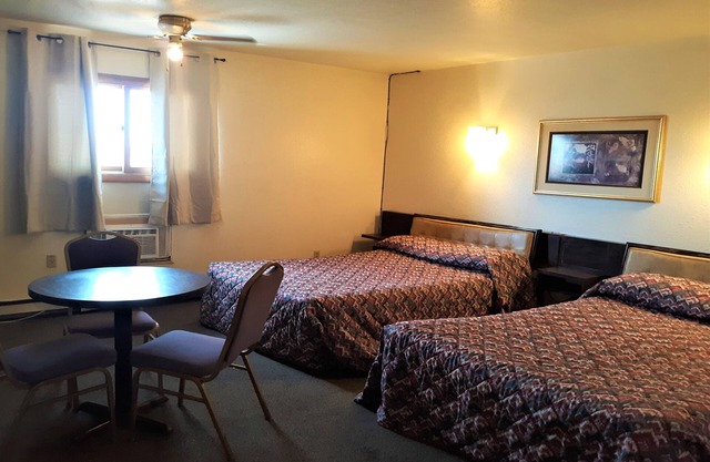 Pet-friendly Property Near Smoky River Golf Course, With Free Parking