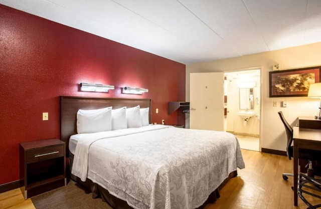 Pet-friendly Property with Free On-site Parking! Your Convenience at its Best!