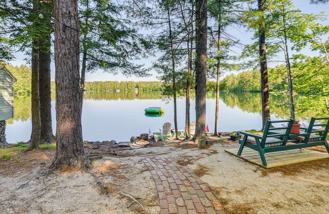Pet-Friendly Waterfront Cottage: On-Site Bunkhouse