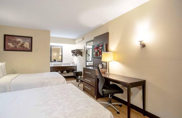 Pet Stays Free! With Free Parking for Your Convenience!