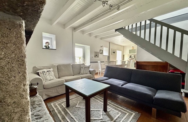 Petite Maison en Pierres Entre Terre et mer