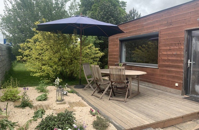 Petite Maison en Bois Avec Terrasse