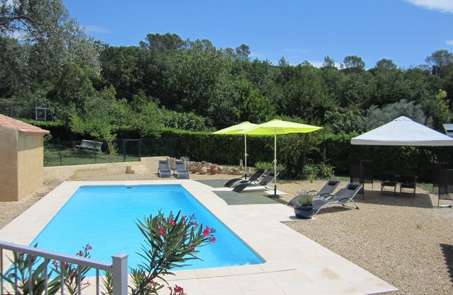 Petite Maison Clos Neuf - Provencal. Villa, large pool, quiet, in the vineyard