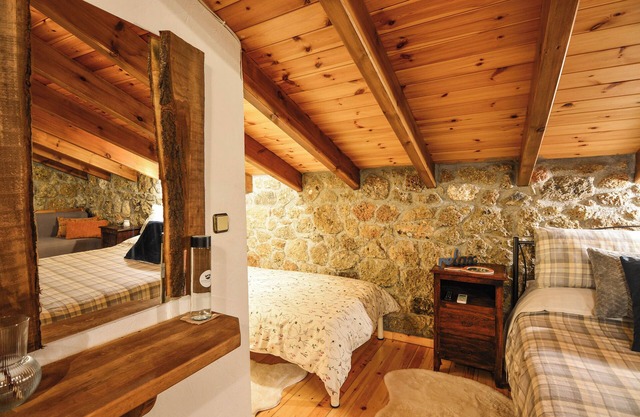 Petrino Lodge