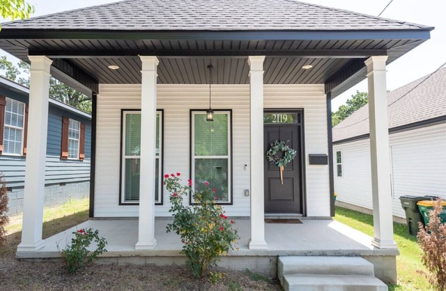 Pettaway LR Bungalow