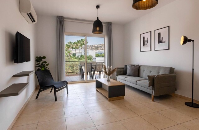 Phaedrus Living : Limassol Pyrgos Seaside Flat