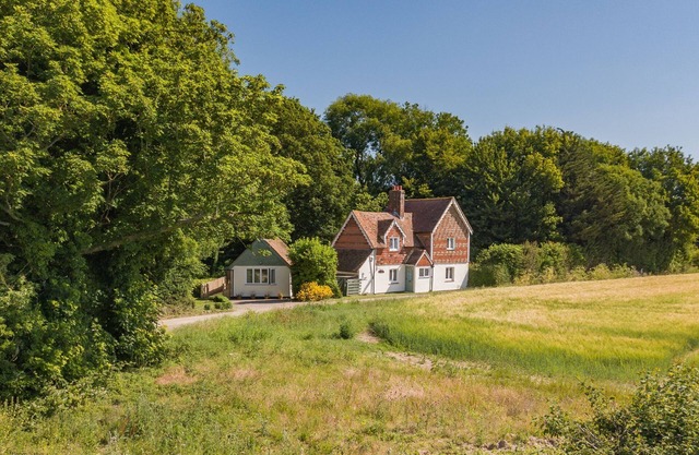 Pheasants Lodge by Bloom Stays - Sleeps 2, ideal for couples