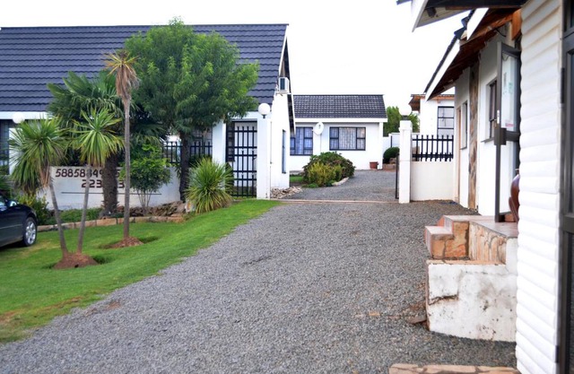 Phomolo Guest House