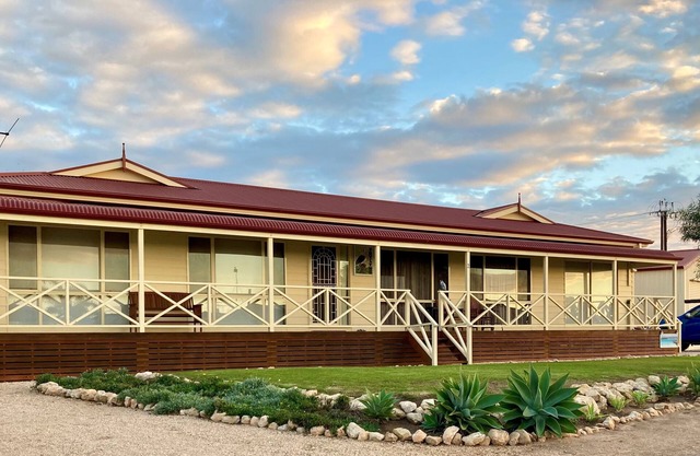 Phylyns on Seacliff Road