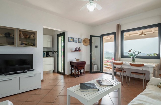 Picturesque flat with sea view