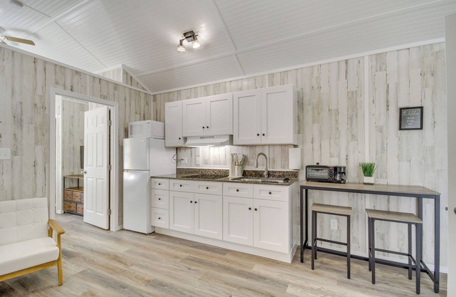 Picayune Tiny Home Rental ~ 11 Mi to Space Center!