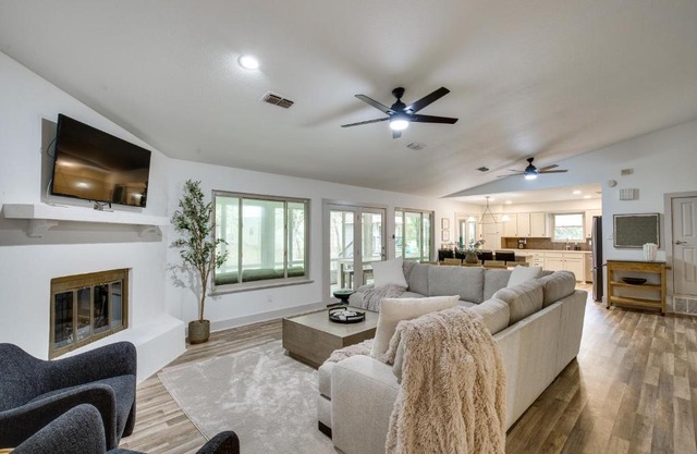 PickleballandSport Court Spacious Kemp Home!