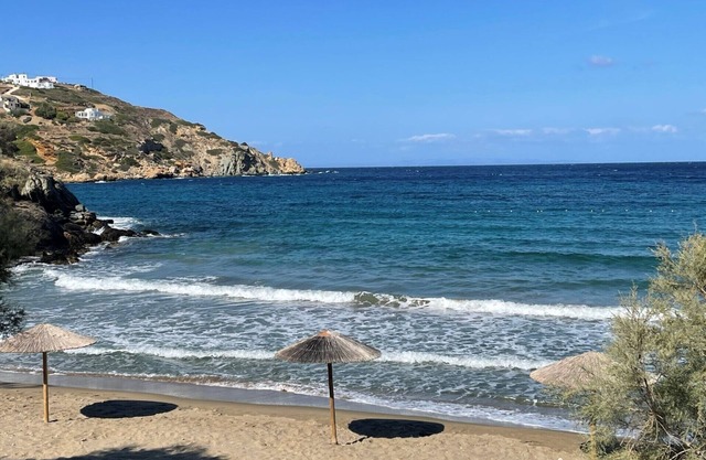 Picture Perfect 3 Bedroom Villa with Sea Views close to Beach and Restaurants